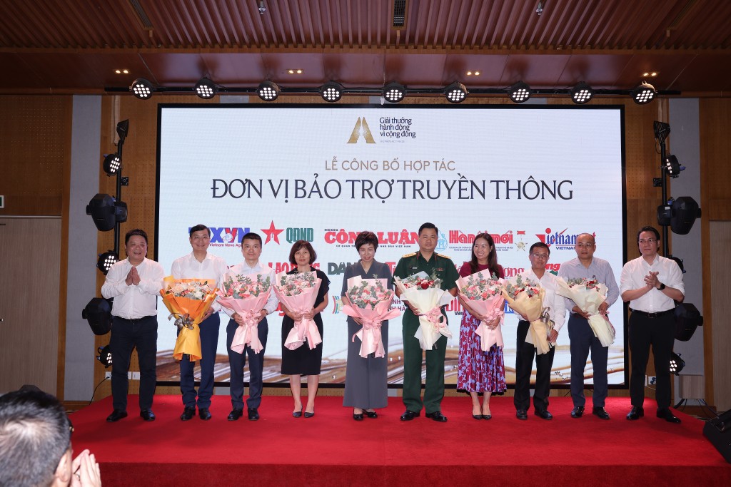 Công bố Giải thưởng Hành động vì cộng đồng - Human Act Prize