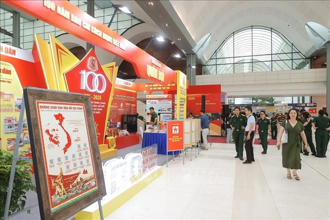 Các gian trưng bày tại Hội báo 2025
