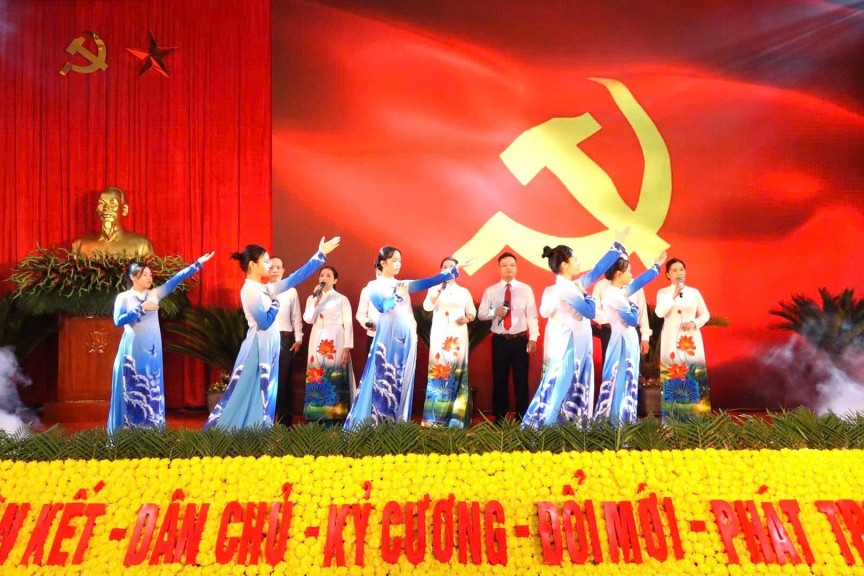 Tiết mục văn nghệ tại Đại hội