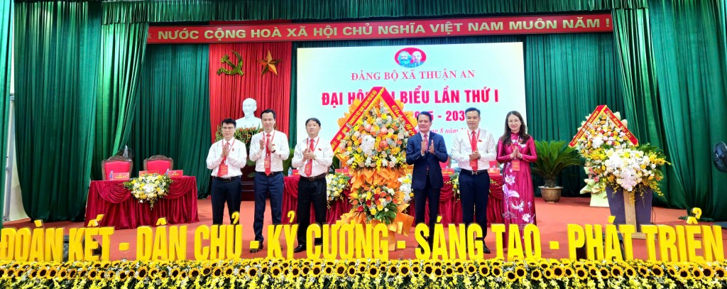 Phát huy tiềm năng, lợi thế xây dựng địa phương phát triển toàn diện, bền vững