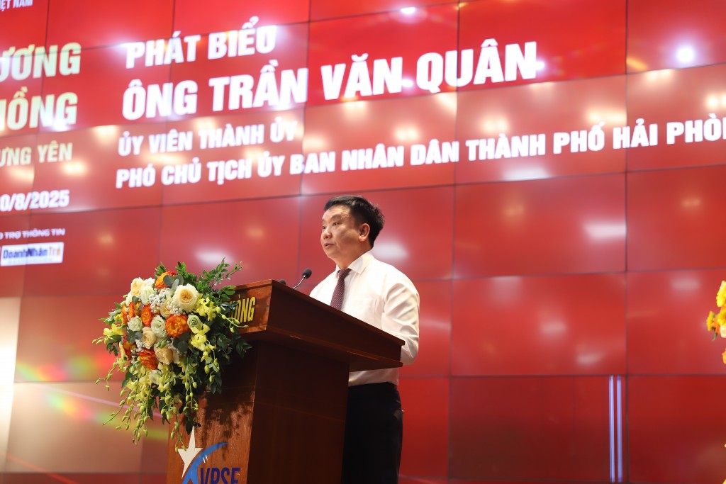 Ông Trần Văn Quân, Phó Chủ tịch UBND thành phố Hải Phòng phát biểu tại lễ khai mạc
