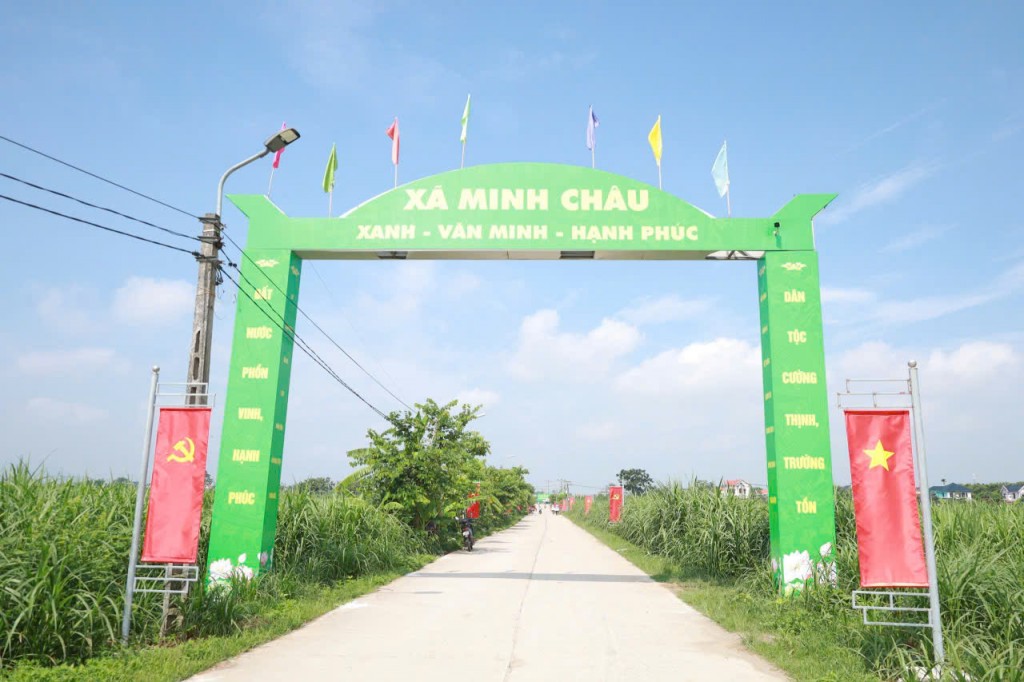 Nằm bên dòng sông Hồng, Minh Châu vốn được biết đến là xã đảo đặc biệt của Thủ đô, nơi còn giữ vẹn nguyên nét sinh thái thanh bình, đất đai màu mỡ, phù hợp phát triển nông nghiệp xanh. 