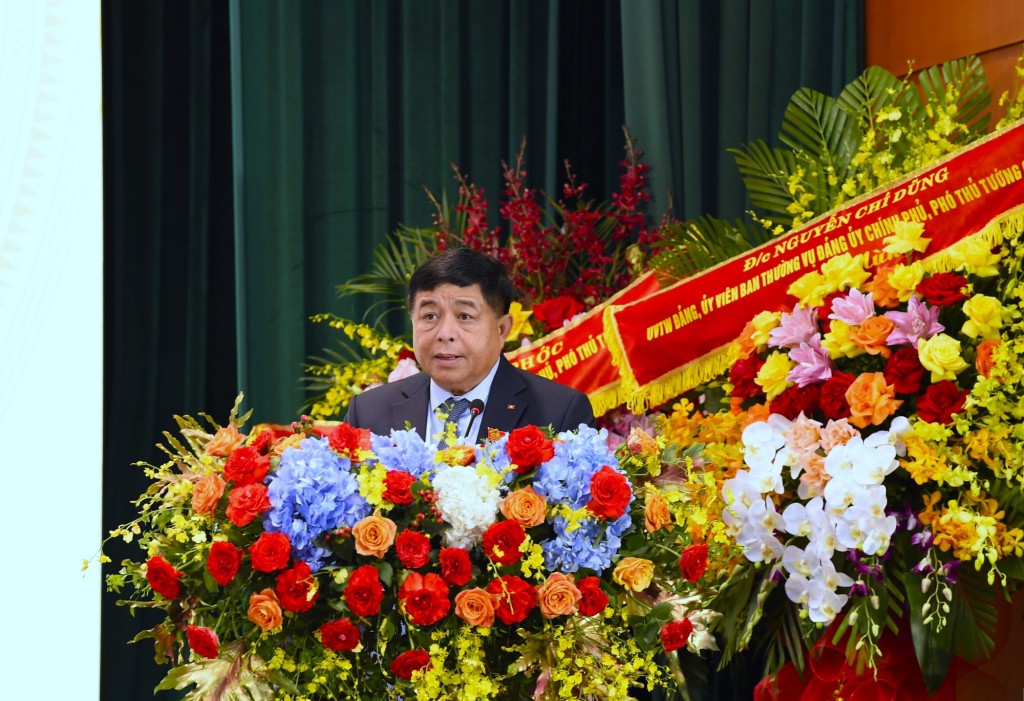 Phó Thủ tướng đề nghị Đại hội dành thời gian thảo luận sâu sắc, toàn diện để xác định rõ phương hướng, mục tiêu, nhiệm vụ, giải pháp cho nhiệm kỳ 2025-2030, trong đó cần tập trung một số vấn đề lớn - Ảnh: VGP/Thu Sa