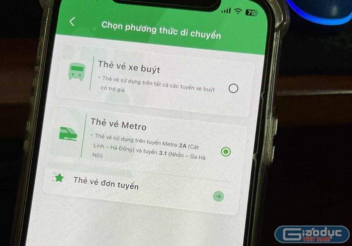 Hà Nội: Vé điện tử có nhiều tiện ích cho hành khách di chuyển bằng đường sắt đô thị