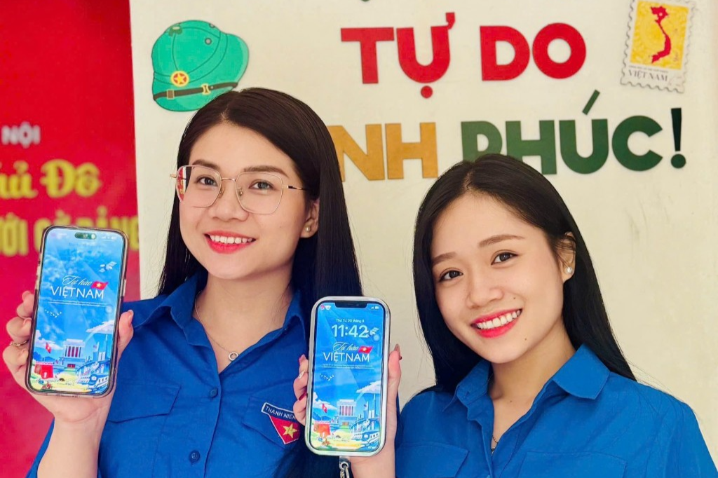 Các bạn trẻ thể hiện tình yêu đất nước qua từng hành động nhỏ 