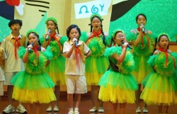 Thiếu nhi Thủ đô hân hoan tuyên truyền “Việt Nam quê hương em”