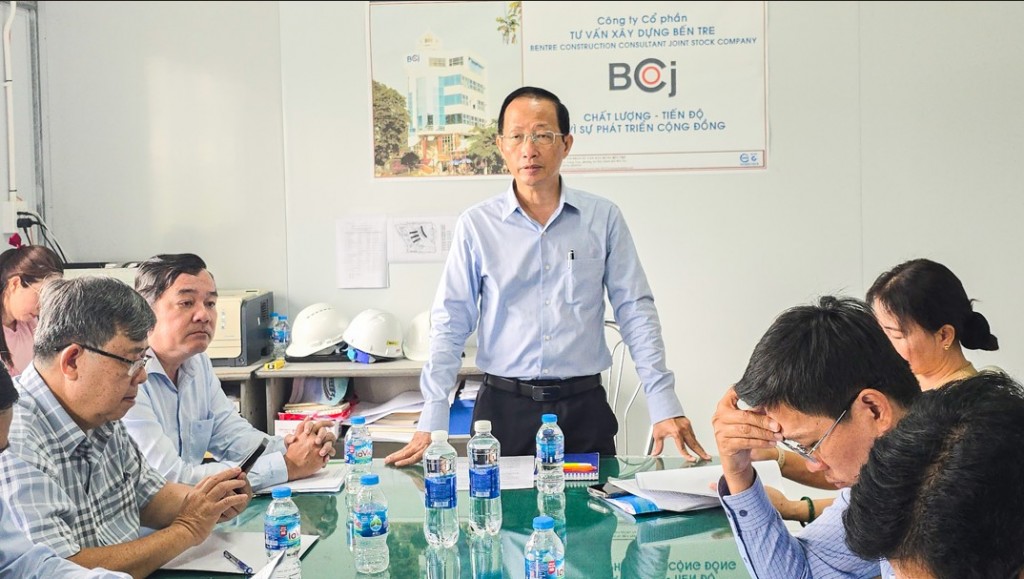 Phó Chủ tịch UBND tỉnh Vĩnh Long Nguyễn Trúc Sơn kiểm tra tiến độ xây dựng dự án Bệnh viện Đa khoa tỉnh