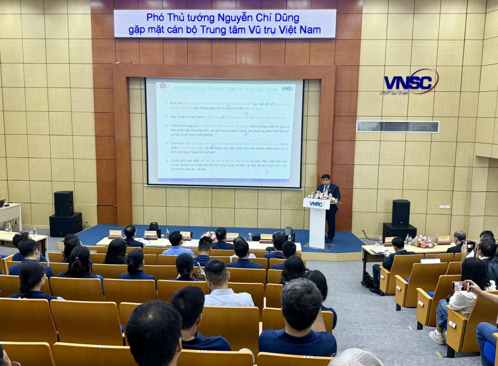 Phó Thủ tướng Nguyễn Chí Dũng dự lễ khai trương Bảo tàng Vũ trụ Việt Nam