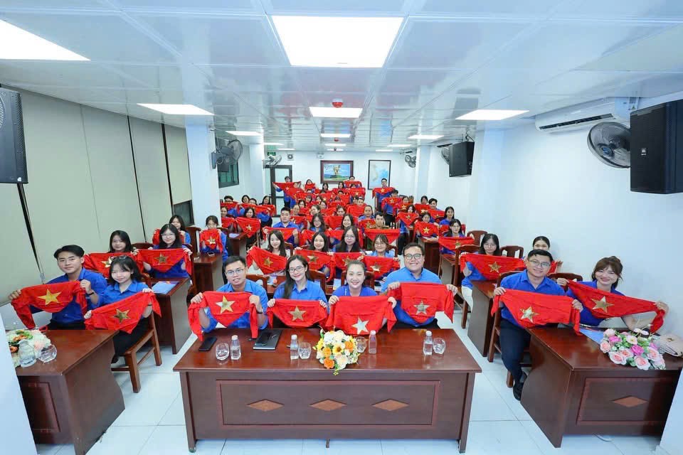 Các bạn thanh niên
