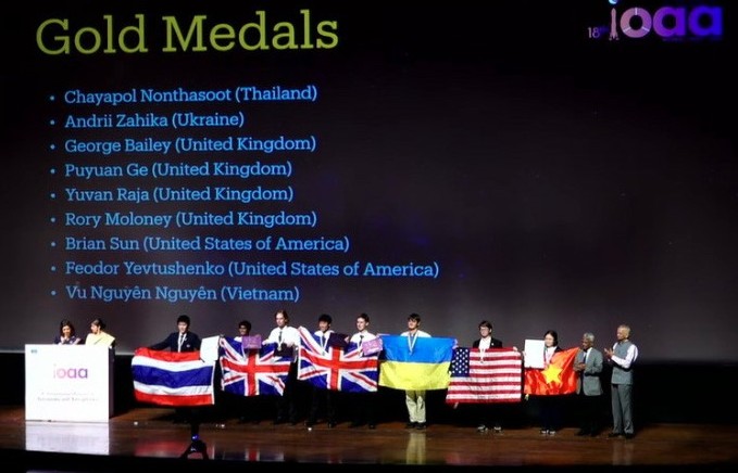 Học sinh Hà Nội giành 5 huy chương tại Olympic IOAA 2025
