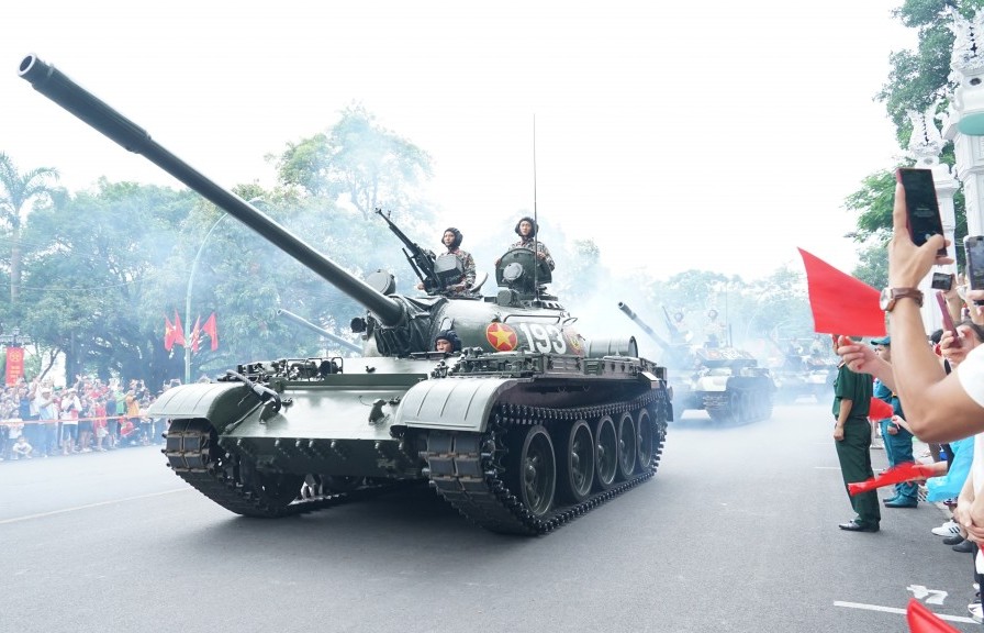 Dàn xe tăng, thiết giáp sẵn sàng cho lễ diễu binh, diễu hành