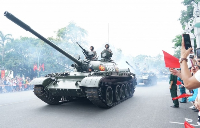 Dàn xe tăng, thiết giáp sẵn sàng cho lễ diễu binh, diễu hành