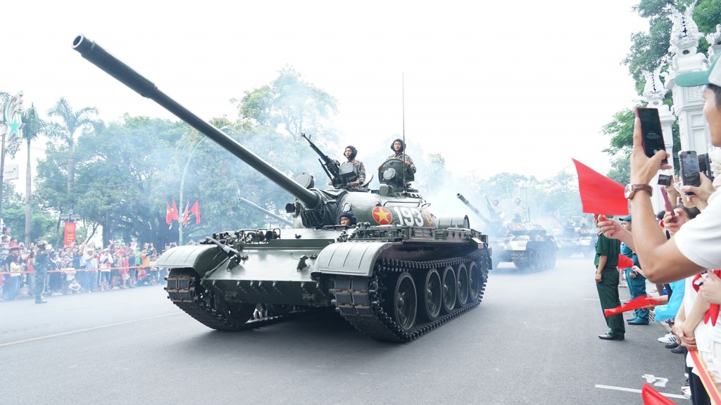 Dàn xe tăng, thiết giáp sẵn sàng cho lễ diễu binh, diễu hành