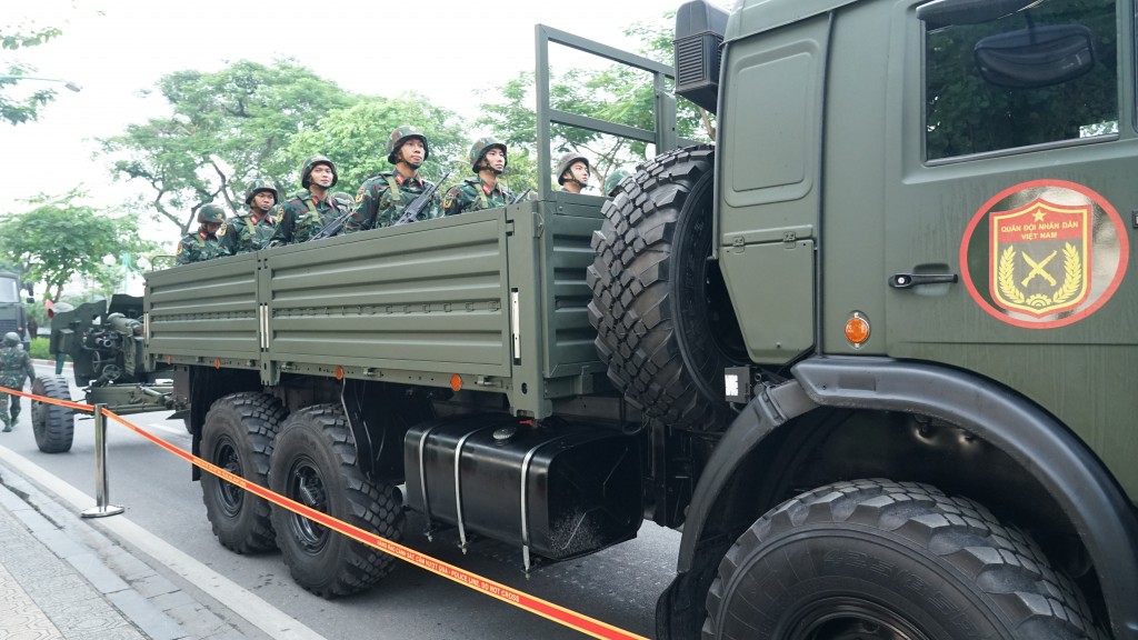 Dàn xe tăng, thiết giáp sẵn sàng cho lễ diễu binh, diễu hành