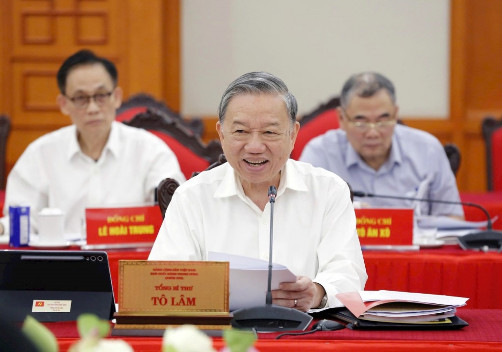 Tổng Bí thư Tô Lâm phát biểu kết luận cuộc làm việc với Ban Thường vụ Thành ủy Hà Nội. Ảnh: Viết Thành