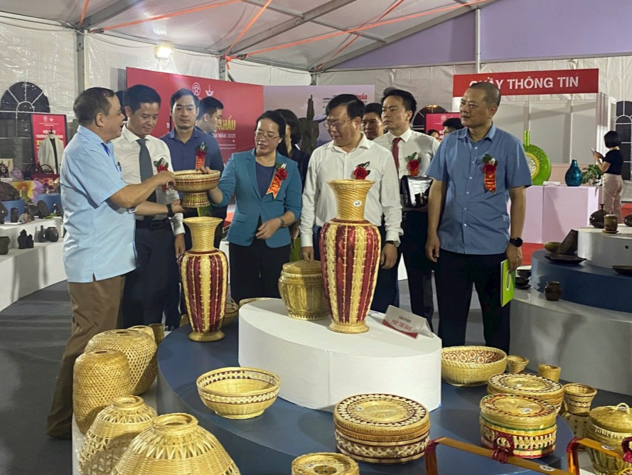 Khai mạc Hội chợ thương hiệu hàng xuất khẩu Việt Nam năm 2025