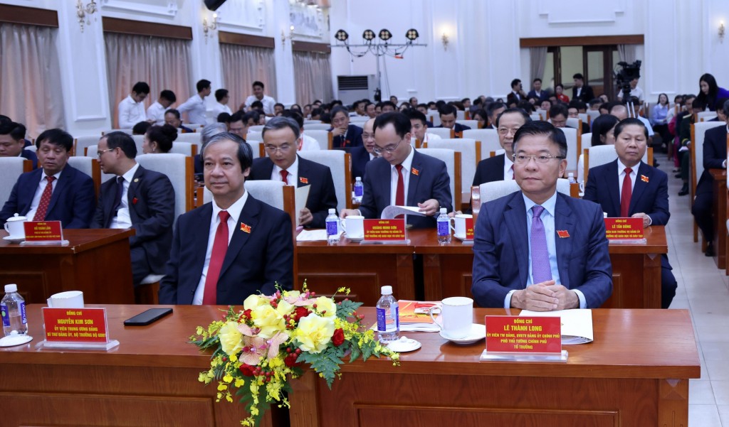 Phó Thủ tướng nêu rõ: Ngành giáo dục nói chung, Đảng bộ Bộ Giáo dục và Đào tạo nói riêng cần tiếp tục đoàn kết, chủ động, bản lĩnh, đổi mới mạnh mẽ hơn nữa, hoàn thành các mục tiêu đề ra, đáp lại niềm tin, sự kỳ vọng của Đảng, Nhà nước và nhân dân - Ảnh: VGP/Đức Tuân