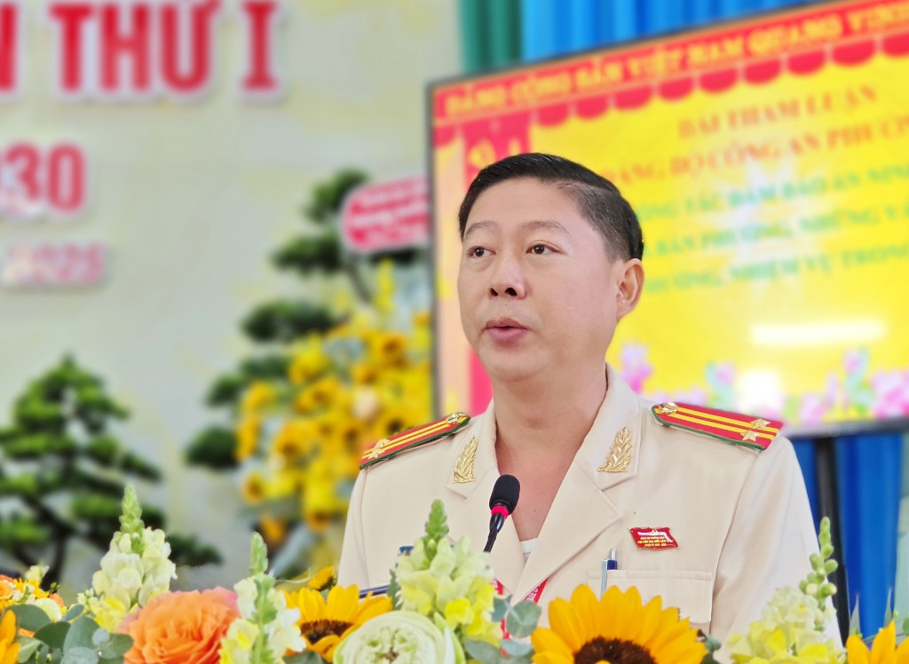 Trưởng Công an phường Bình Hoà phát biểu tham luận tại Đại hội