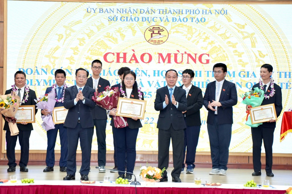 Nhấn vào ảnh để phóng to Niềm tự hào của học sinh Hà Nội trên đấu trường quốc tế