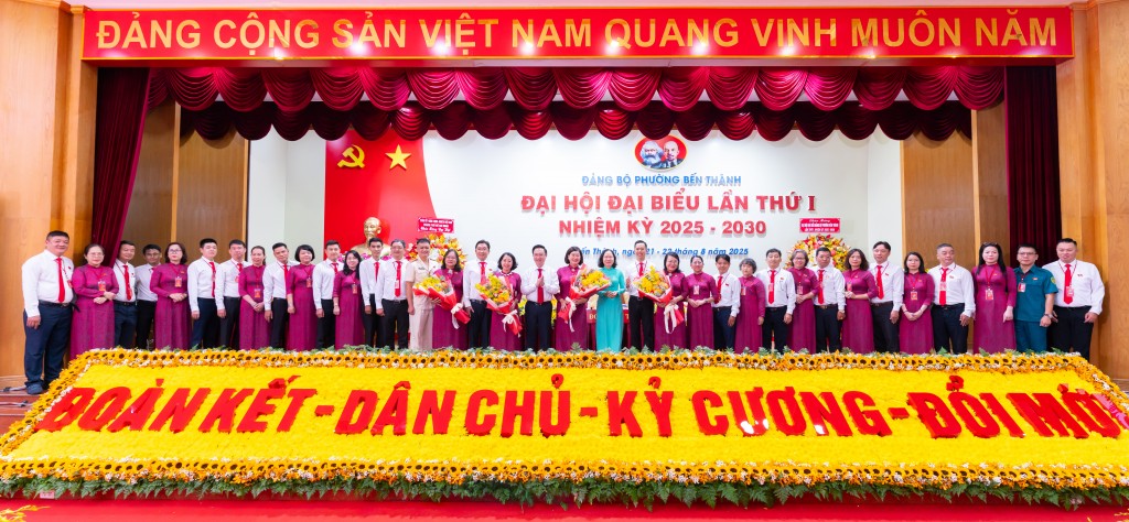 Ban Chấp hành Đảng bộ phường Bến Thành nhiệm kỳ 2025 - 2030 ra mắt đại hội