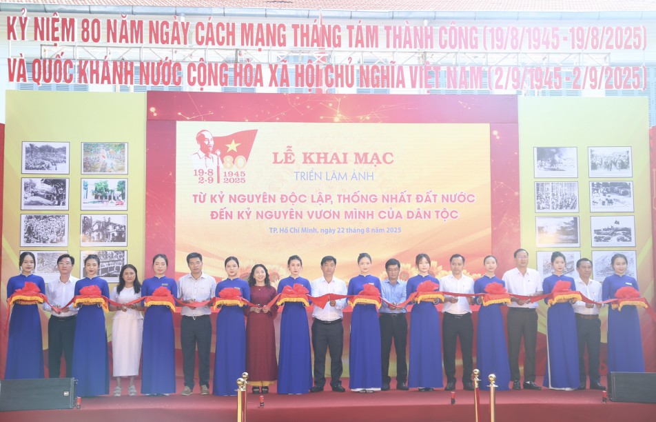 TP Hồ Chí Minh: Triển lãm ảnh chào mừng Quốc khánh