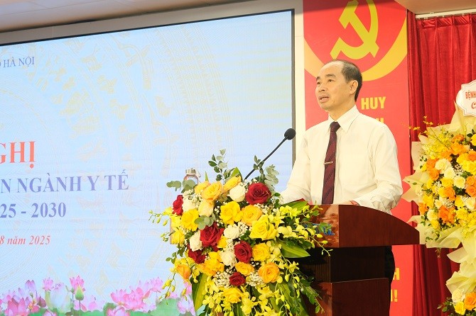Phó Giám đốc phụ trách Sở Y tế Nguyễn Đình Hưng phát biểu tại Hội nghị