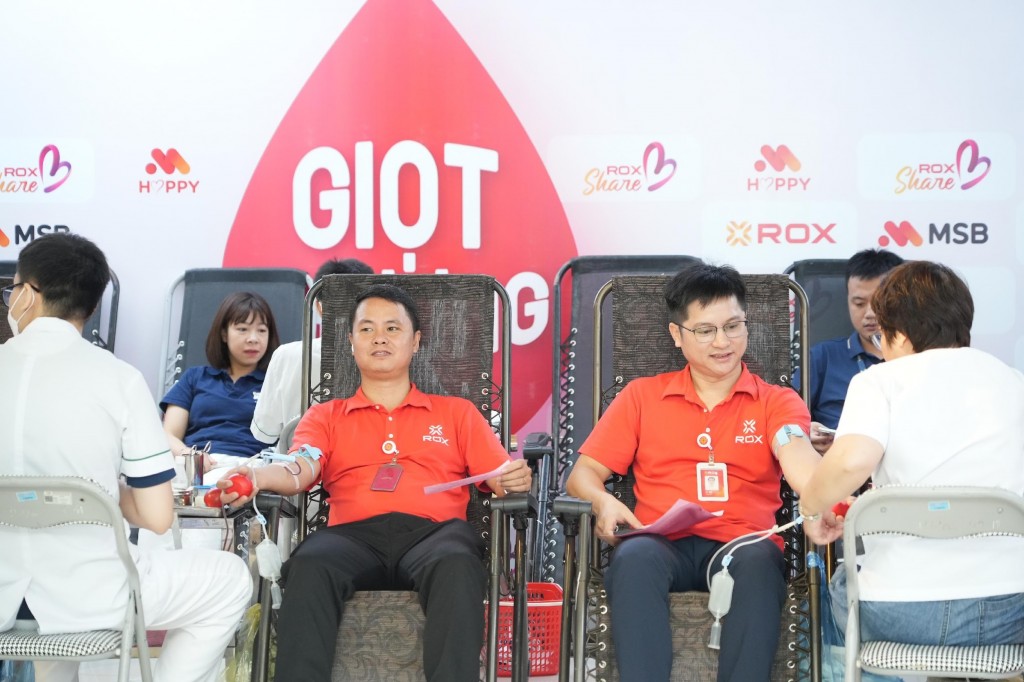 Cán bộ nhân viên ROX Group chung tay hiến máu, lan tỏa giá trị sống đẹp Cán bộ nhân viên ROX Group chung tay hiến máu, lan tỏa giá trị sống đẹp