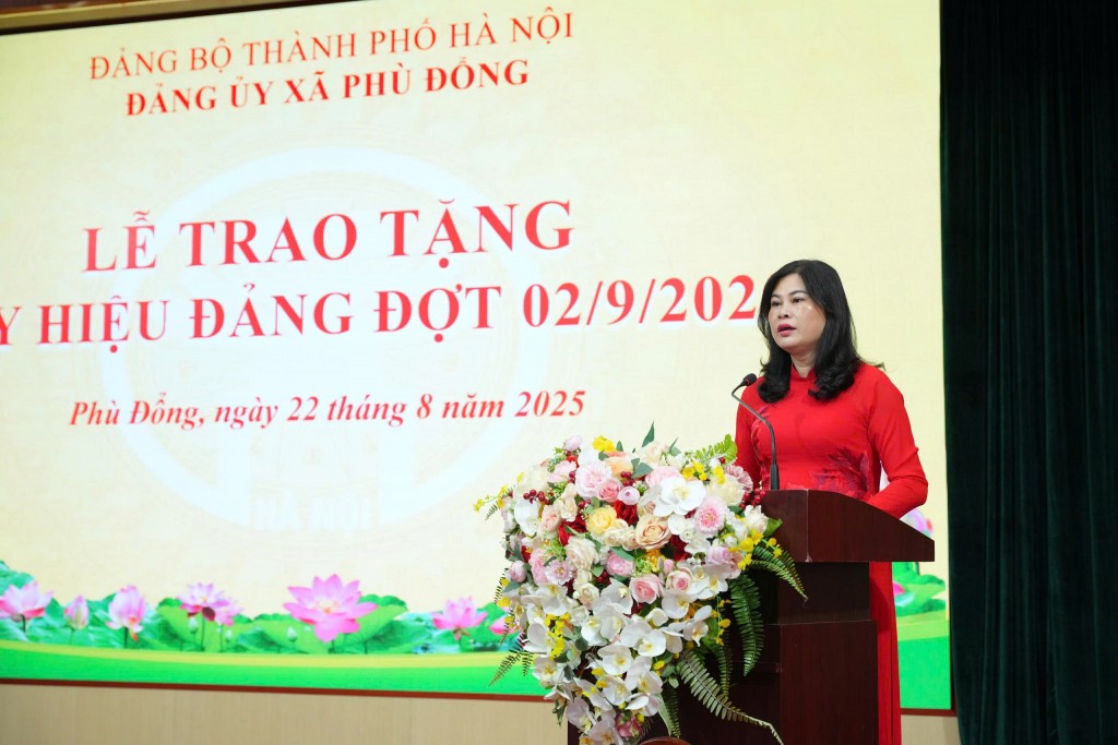 107 đồng chí đảng viên được trao tặng, truy tặng Huy hiệu Đảng