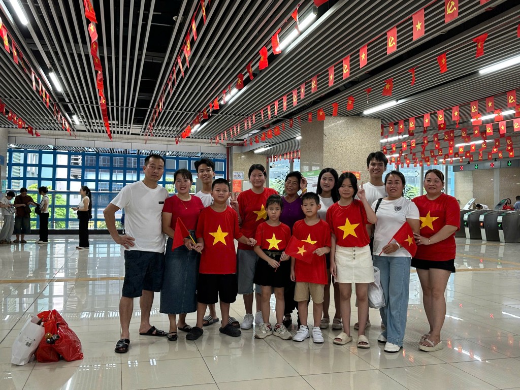 “Không chỉ là phương tiện đi lại, metro đang trở thành biểu tượng của một Thủ đô hiện đại và xanh sạch đẹp.”