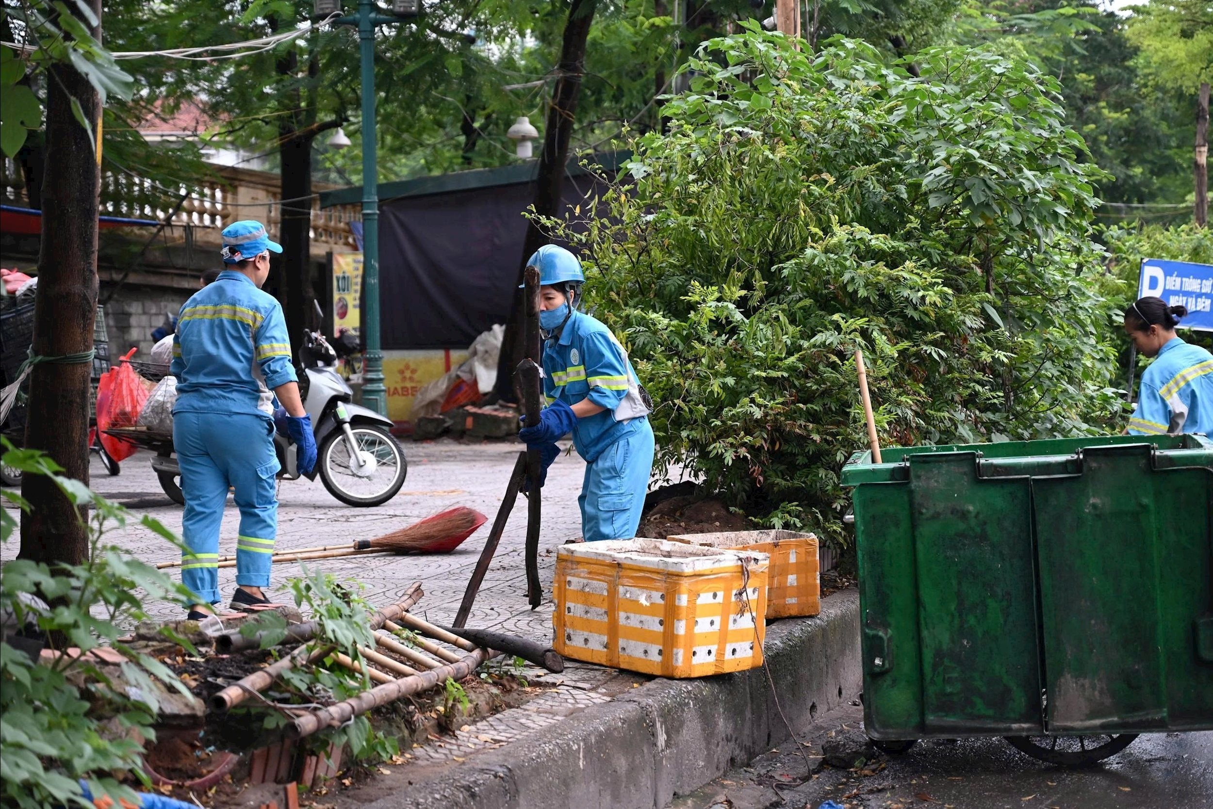 Hà Nội tăng cường công tác vệ sinh môi trường phục vụ Nhân dân khi tổ chức sự kiện A80