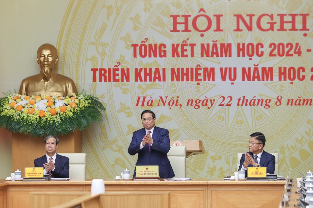 Thủ tướng Chính phủ Phạm Minh Chính đồng chủ trì Hội nghị tổng kết năm học 2024-2025, triển khai nhiệm vụ năm 2025-2026 - Ảnh: VGP/Nhật Bắc