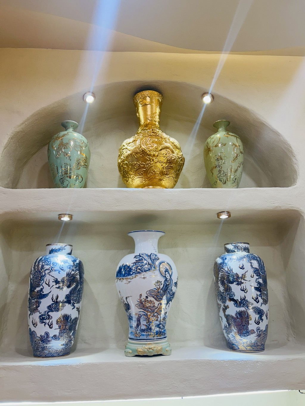 Tác phẩm gốm sứ của cựu chiến binh 