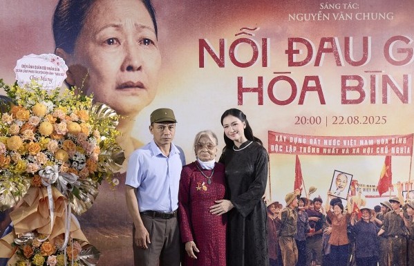 Hòa Minzy lan tỏa thông điệp tri ân Mẹ Việt Nam anh hùng