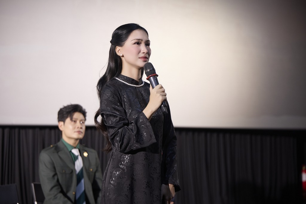 Hòa Minzy lan tỏa thông điệp tri ân Mẹ Việt Nam anh hùng