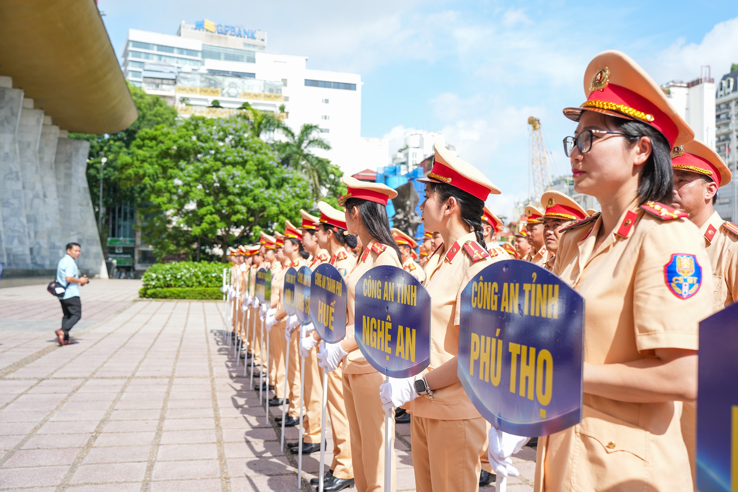 660 cán bộ, chiến sĩ các đơn vị Công an cấp tỉnh tăng cường cho Hà Nội