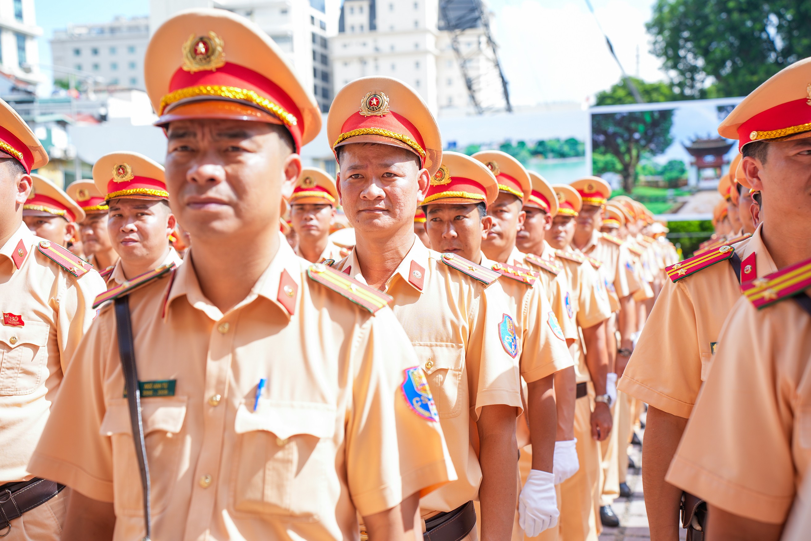 Lực lượng CSGT vượt muôn trùng xa, cùng hướng về đại lễ