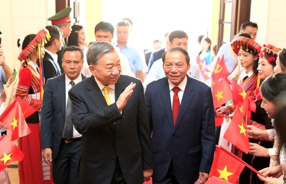 Đưa văn hóa phát triển xứng tầm, người dân hạnh phúc, đất nước trường tồn