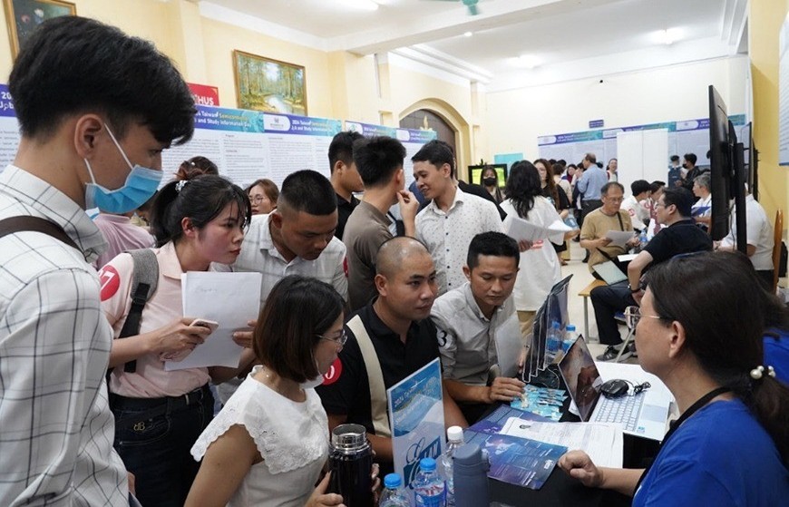 Năm 2025, thu nhập bình quân của người lao động tăng hơn 9%