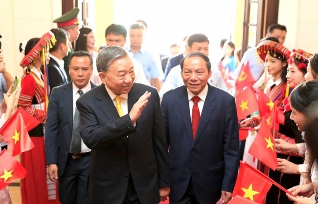 Đưa văn hóa phát triển xứng tầm, người dân hạnh phúc, đất nước trường tồn