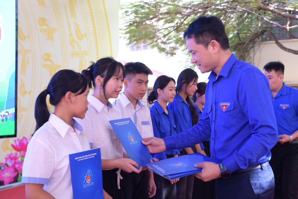 anh Nguyễn Kim Quy, Uỷ viên BTV Trung ương Đoàn, Phó Chủ tịch Thường trực Trung ương Hội LHTN Việt Nam