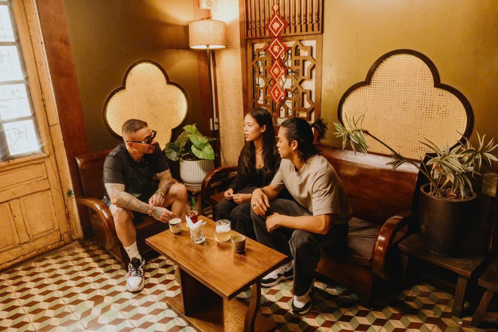 Đếm ngược 8Wonder: Fan “ôm rào” từ 5h sáng, dàn siêu sao sẵn sàng cháy hết mình