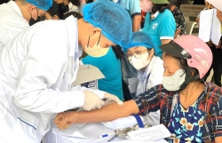 Công nghệ và nhân ái vì sức khỏe cộng đồng