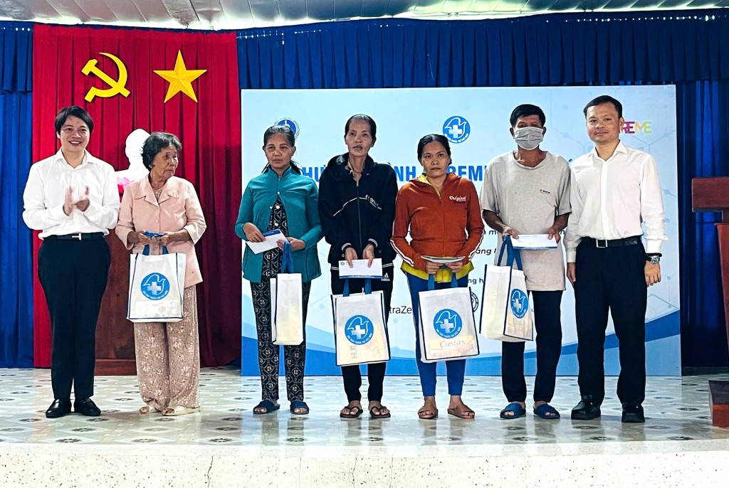 Công nghệ và nhân ái vì sức khỏe cộng đồng