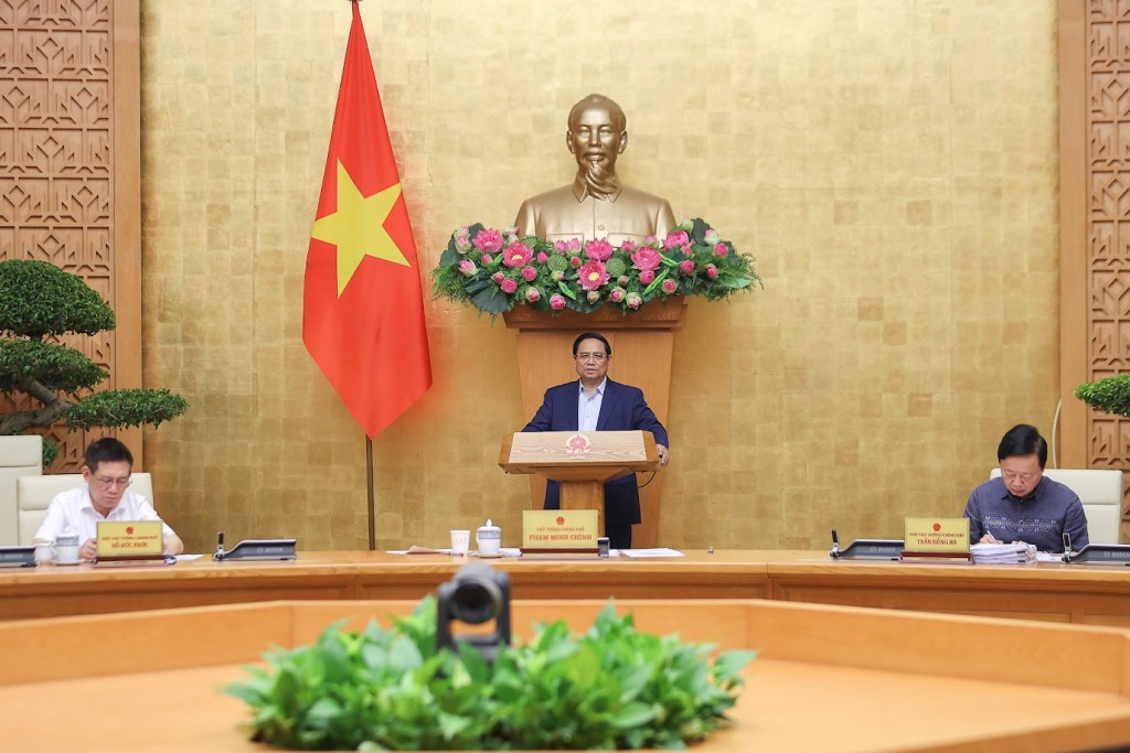 Thủ tướng Phạm Minh Chính chỉ đạo các bộ, ngành, địa phương chuẩn bị chu đáo các điều kiện tổ chức hội nghị tổng kết chương trình và phong trào thi đua cả nước chung tay xóa nhà tạm, nhà dột nát trên phạm vi toàn quốc vào ngày 26/8 - Ảnh: VGP/Nhật Bắc