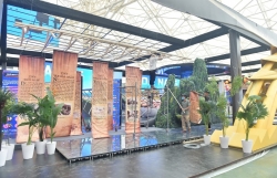 Bổ sung khu trưng bày máy móc, thiết bị đặc sắc, tiêu biểu