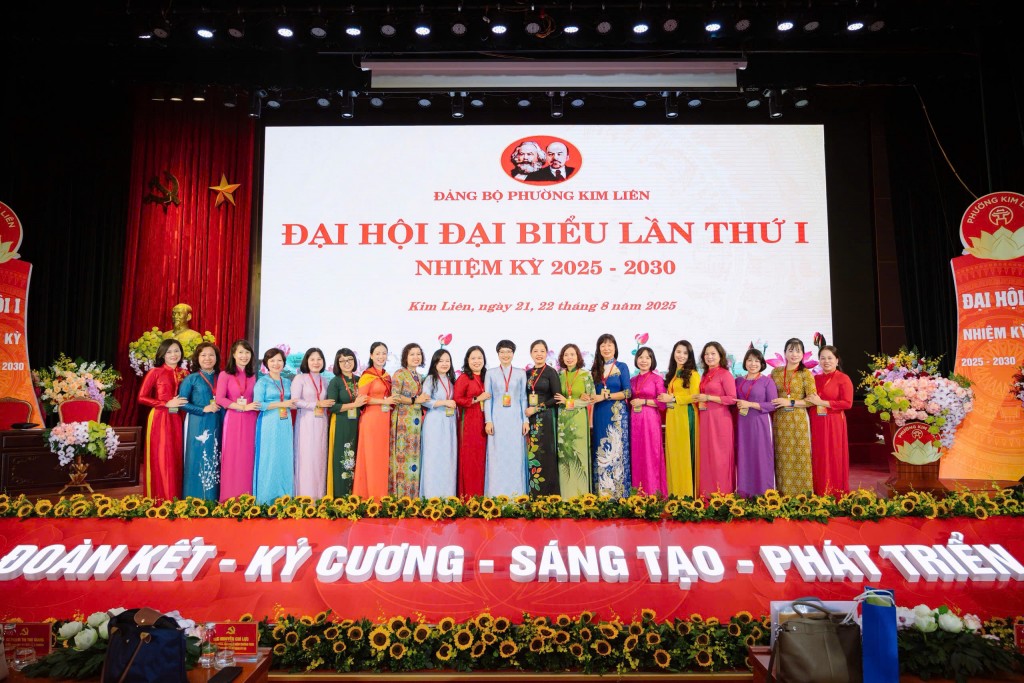 ừ mái trường khang trang, hiện đại, bao thế hệ thầy và trò đã viết nên câu chuyện hiếu học, góp phần làm rạng danh vùng đất được mệnh danh là “cái nôi giáo dục của Thủ đô