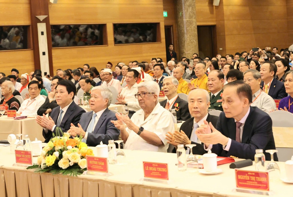 Phát huy nội lực, nâng cao đời sống cho Nhân dân