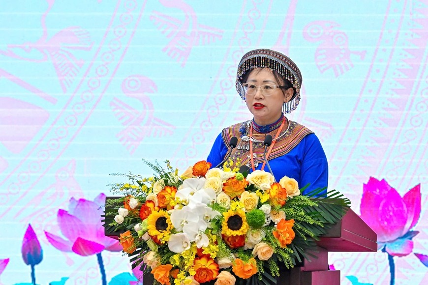 Gặp mặt đại biểu tiêu biểu đại diện các tầng lớp Nhân dân