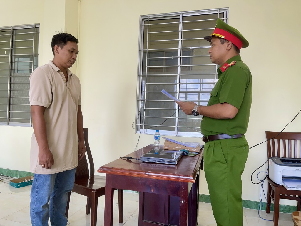 đối tượng Phạm Tấn Linh