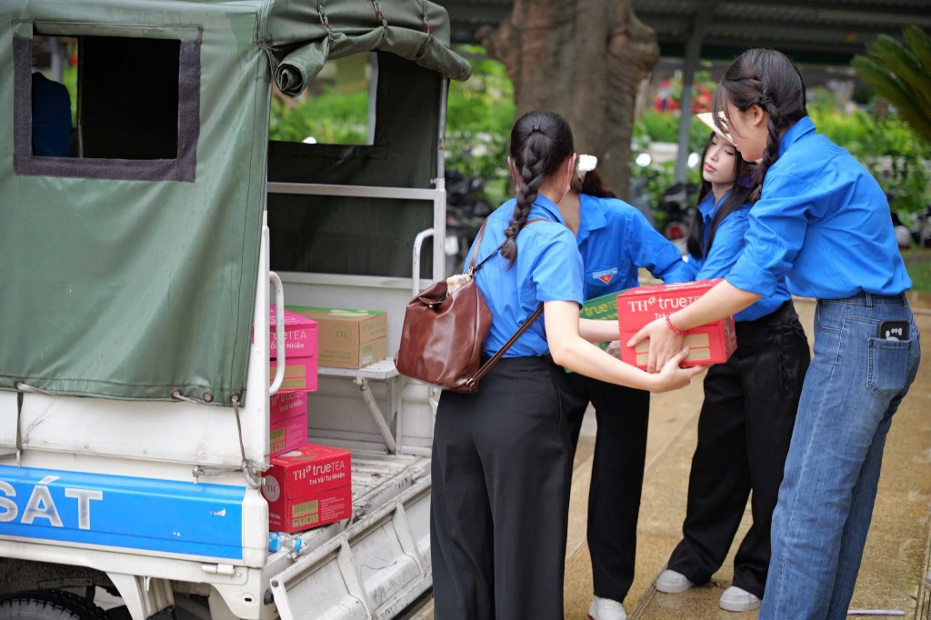 TH True Milk tiếp sức cho các lực lượng và Nhân dân dự tổng hợp luyện